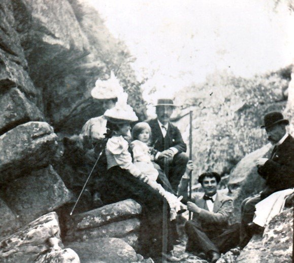 Excursion au Long Rocher en 1898